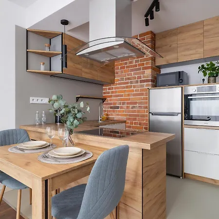 Near Expo Cracow Elegant By Renters Apartamento
