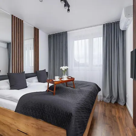 Near Expo Cracow Elegant By Renters Apartamento *